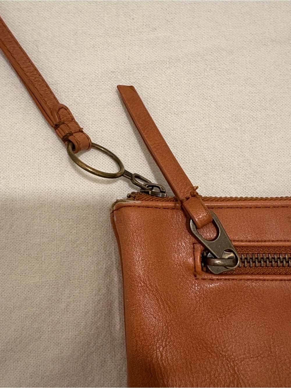 Universal Thread Wallet - Picture 3 of 14